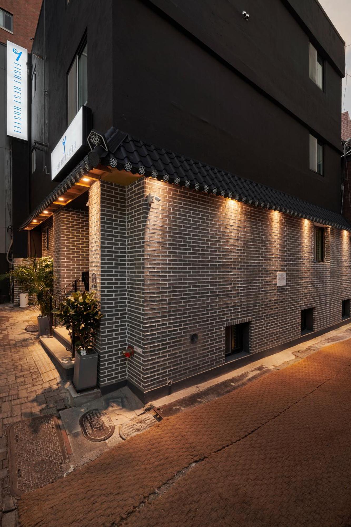 Eight Rest Hostel Myeongdong 서울특별시 외부 사진